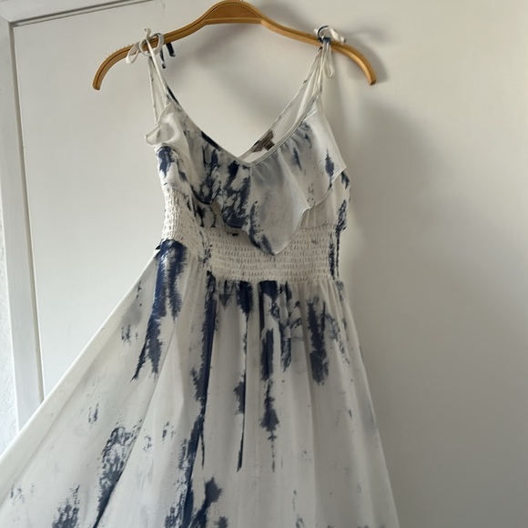 Guess High/ Low Tie-dyed Ruffle Midi/ Maxi long dress.
Size: XS - Picture 6 of 15